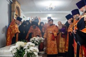 Со святыми упокой, Христе, душу раба Твоего, идеже несть болезнь, ни печаль, ни воздыхание, но жизнь безконечная